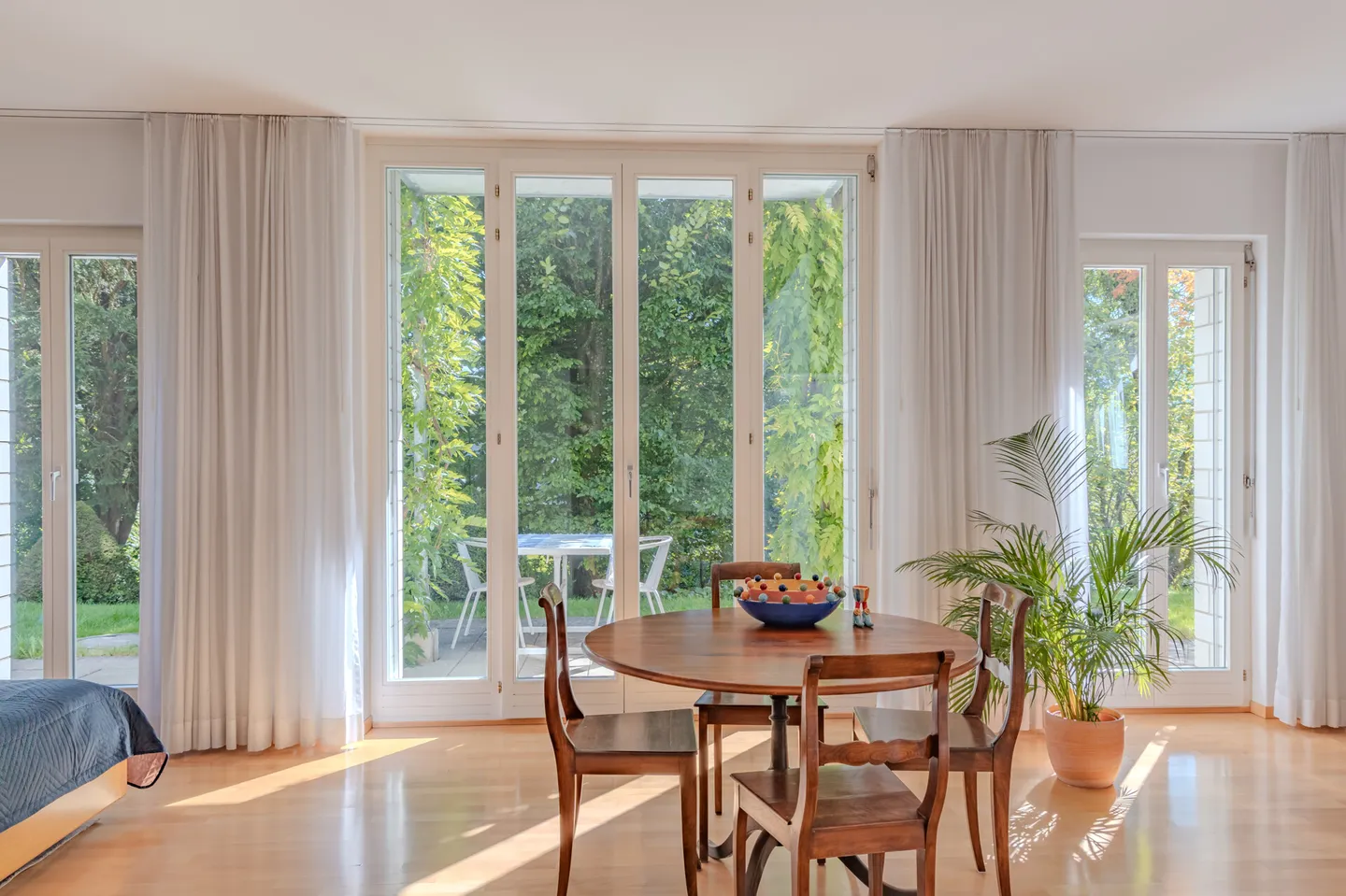 Maison d'architecte spéciale au-dessus des toits de Lichtensteig - Photo 10 sur 12