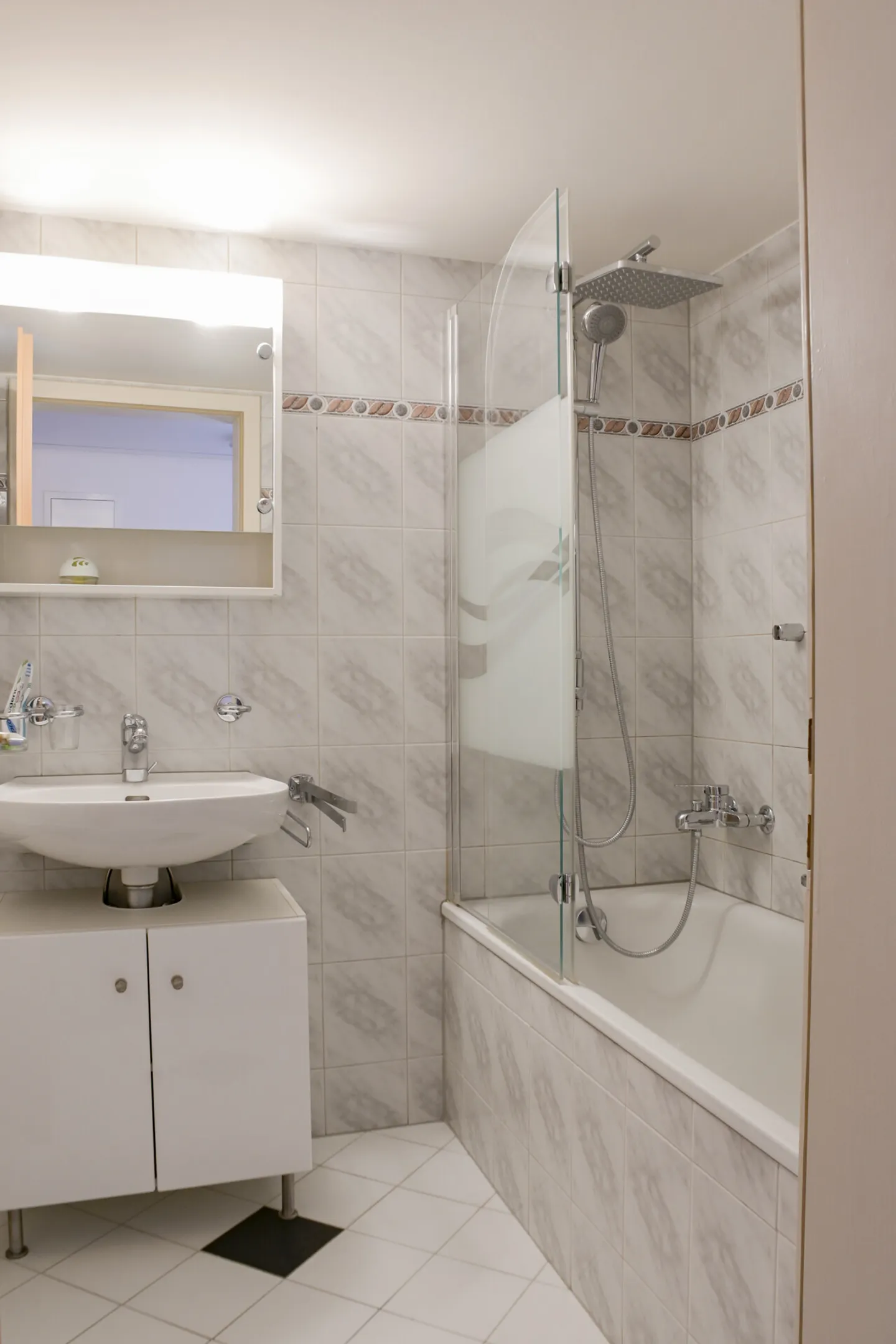 Your charming home in the village center - Photo 11 of 11