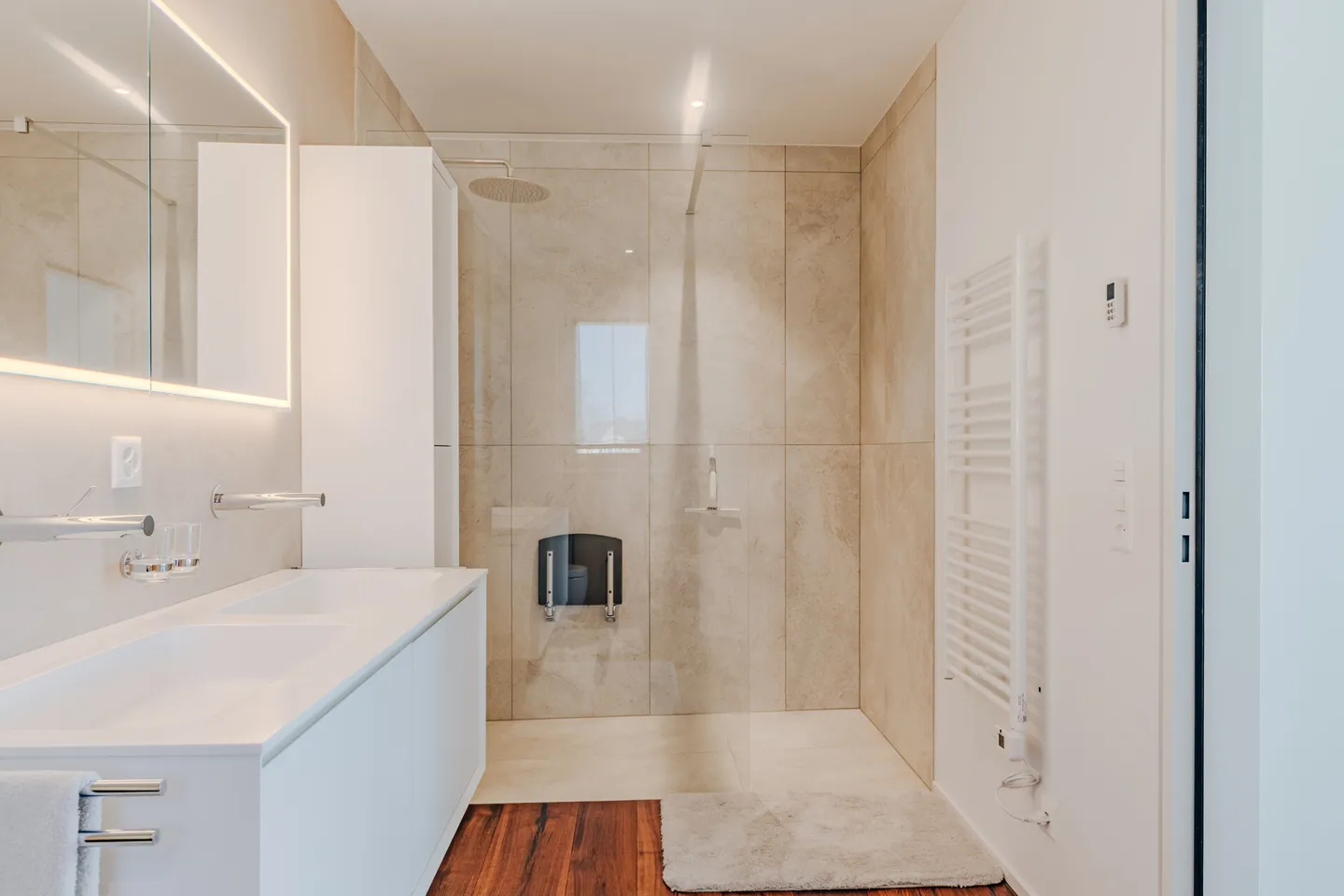Esclusivo attico con terrazza panoramica - Foto 7 di 11
