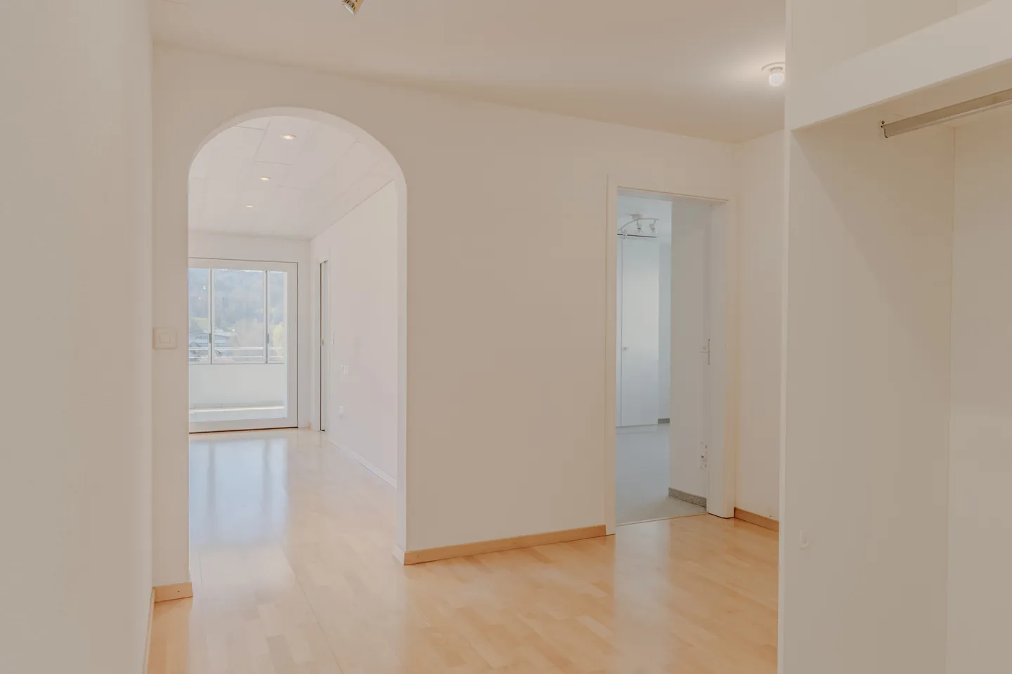 Vivre au centre avec vue sur la nature - Photo 3 sur 9