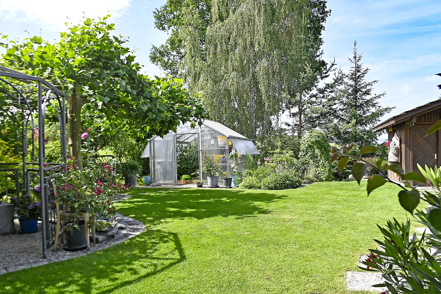 Incantevole Casa a Schiera con Giardino - Foto 2 di 12