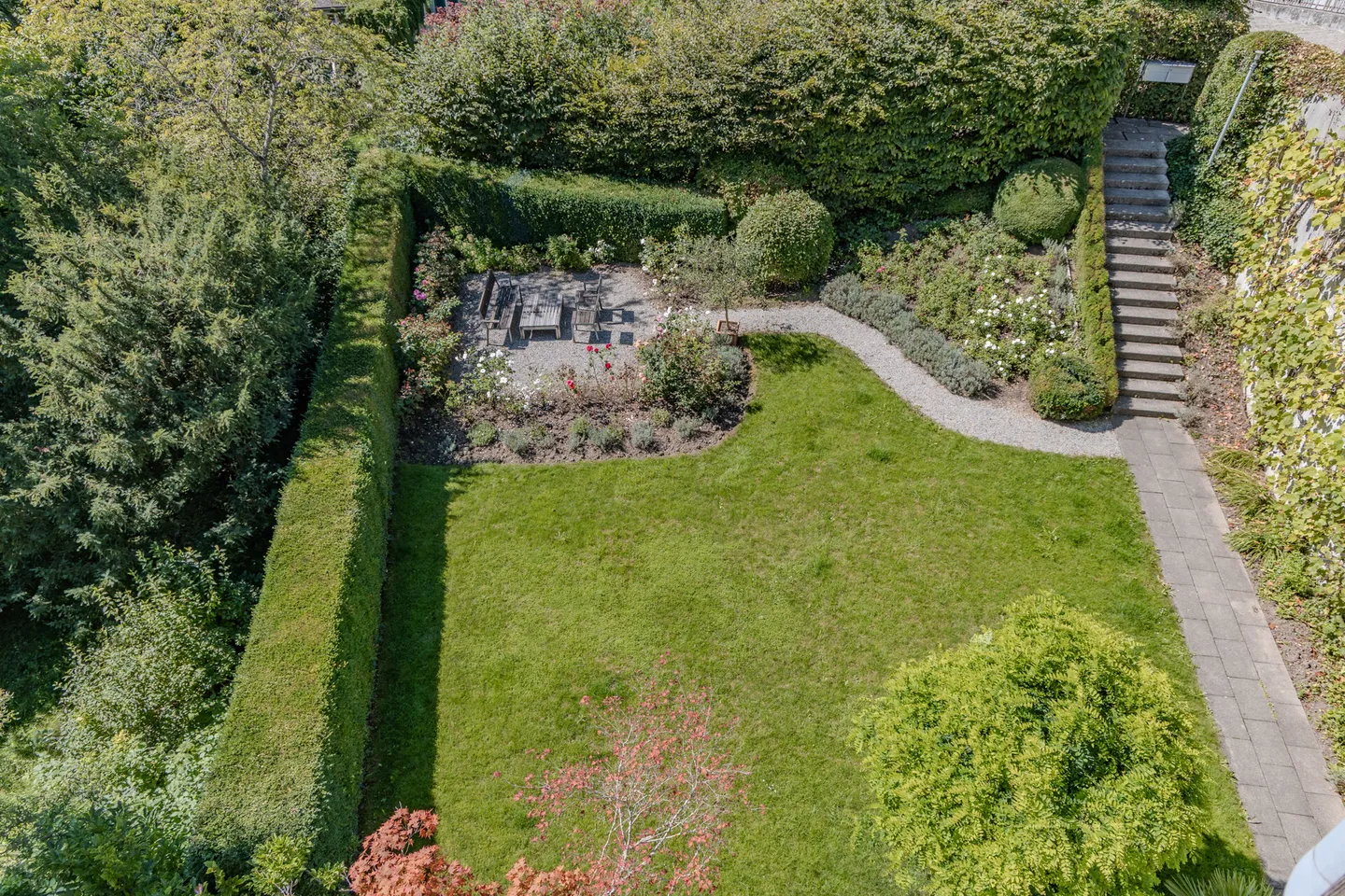 Maison d'architecte spéciale au-dessus des toits de Lichtensteig - Photo 11 sur 12
