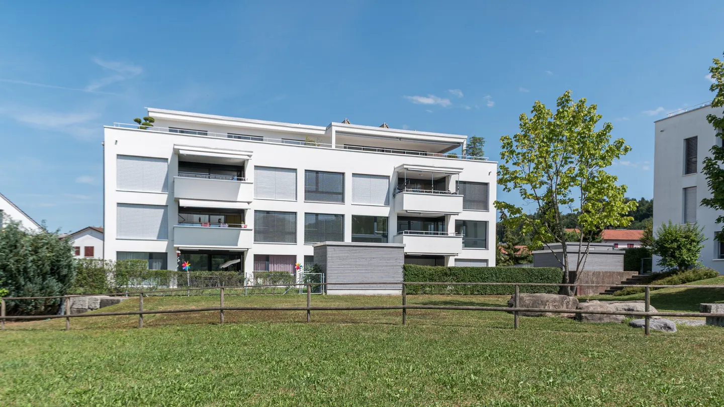 Appartamento attraente di 4,5 stanze con balcone e loggia - Foto 1 di 9
