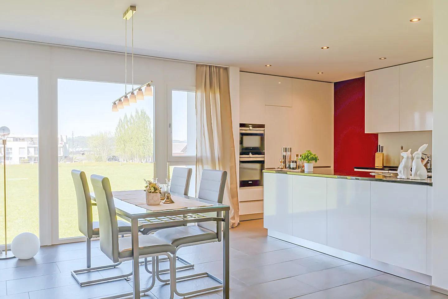 138m² Confort de Vie avec Piscine Communautaire - Photo 1 sur 11