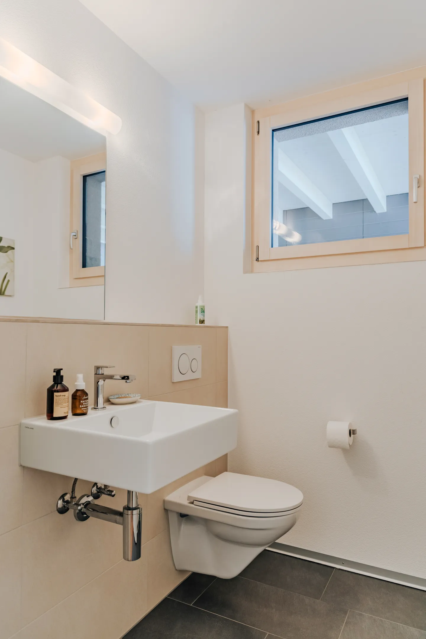 Small, fine, completely your home - Photo 5 of 10