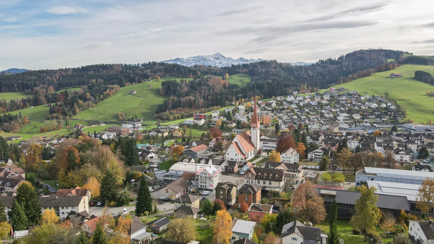 Multi-family house with potential - Photo 9 of 9