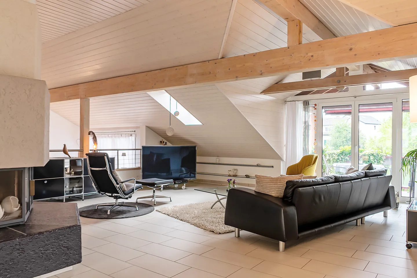 Stilvolle Dachwohnung mit grosszügigen 195 m² - Foto 1 von 9