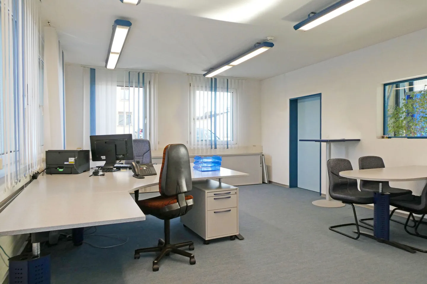 Versatile office, storage, and manufacturing spaces - Photo 6 of 8