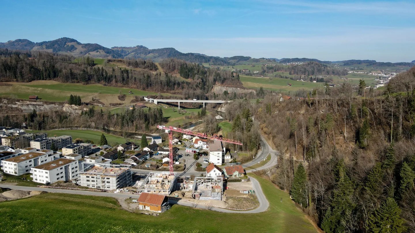 Vista nel verde: Appartamento attico in posizione soleggiata - Foto 2 di 11
