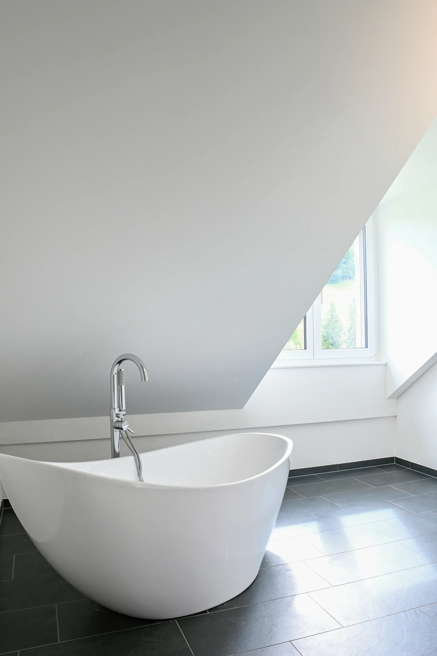 Stylish Maisonette Apartment with a View of Nature - Photo 8 of 9