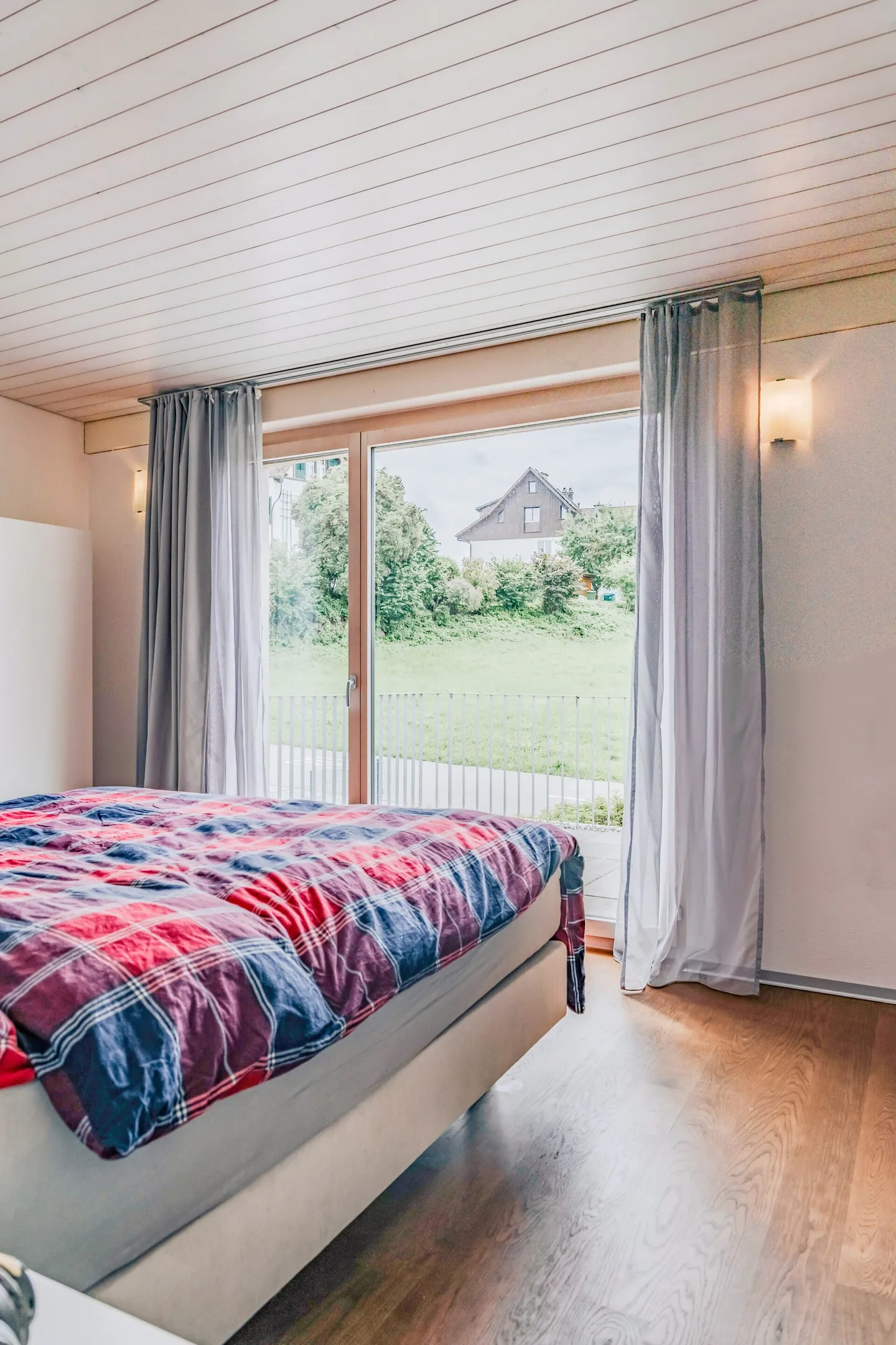 Small, fine, completely your home - Photo 7 of 10