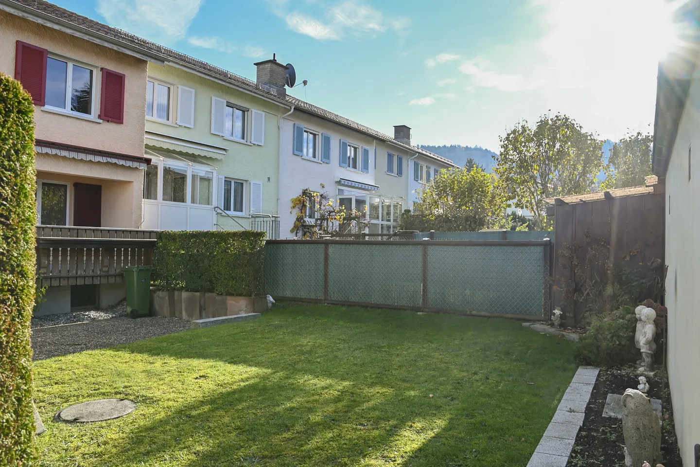 Cozy living in a central location - Photo 8 of 9