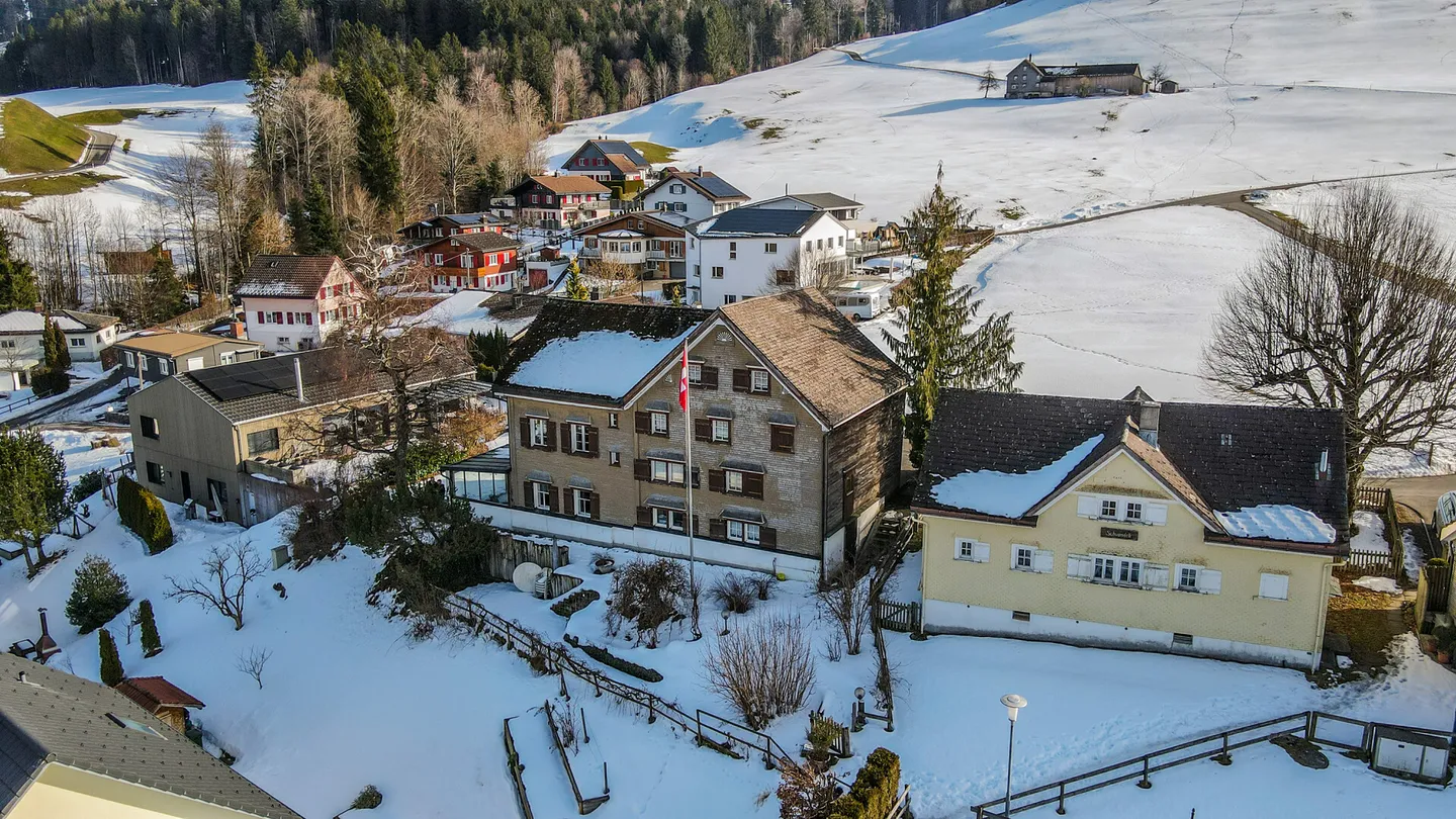 Affascinante casa di 7,5 stanze in stile Appenzeller con vista panoramica - Foto 3 di 11