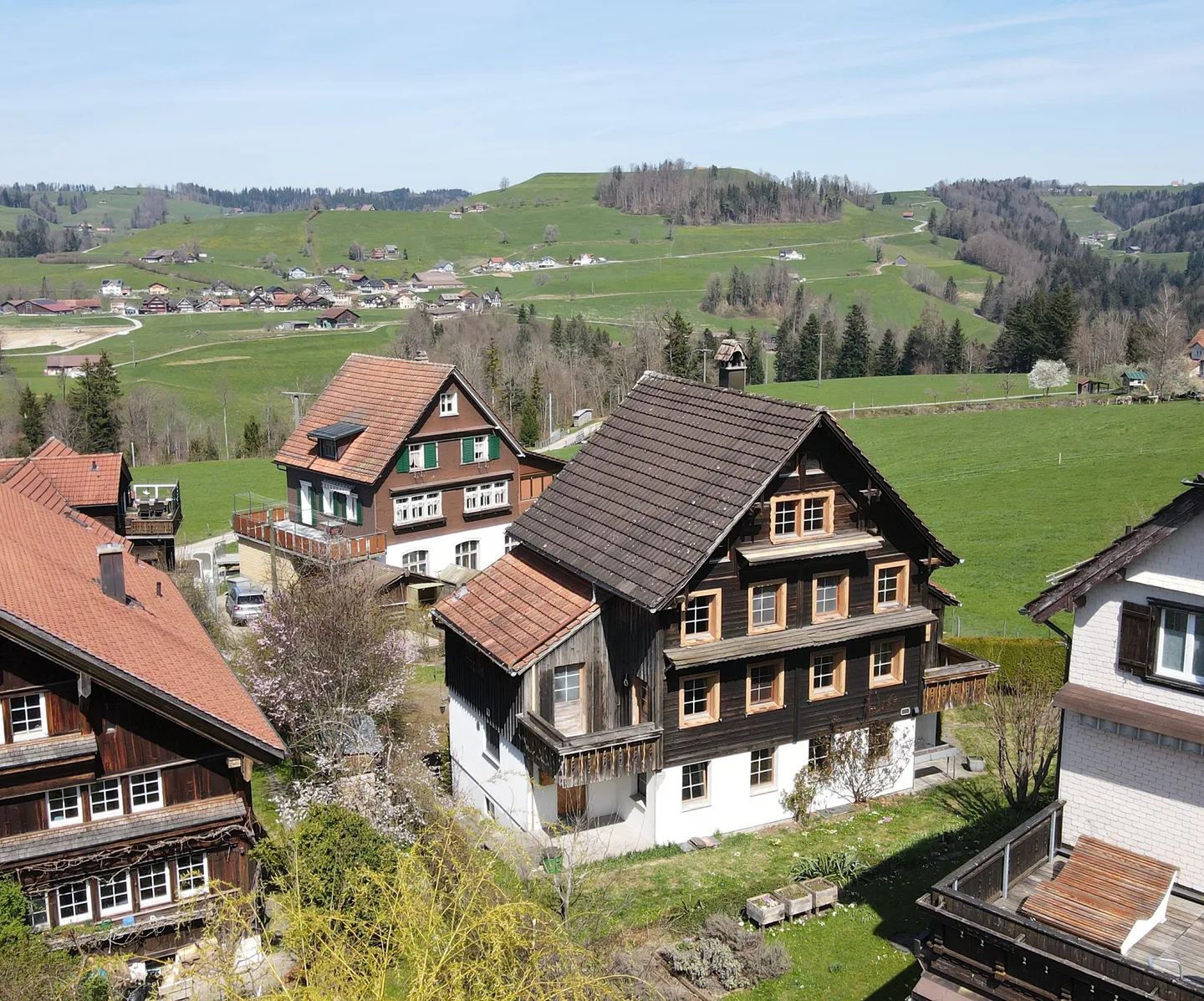 Heimeliges Haus mit Einliegerwohnung - für handwerkliche Talente - Foto 2 von 10