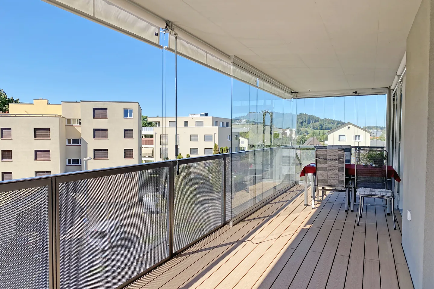 Vie centrale avec beaucoup d'espace - Photo 2 sur 10
