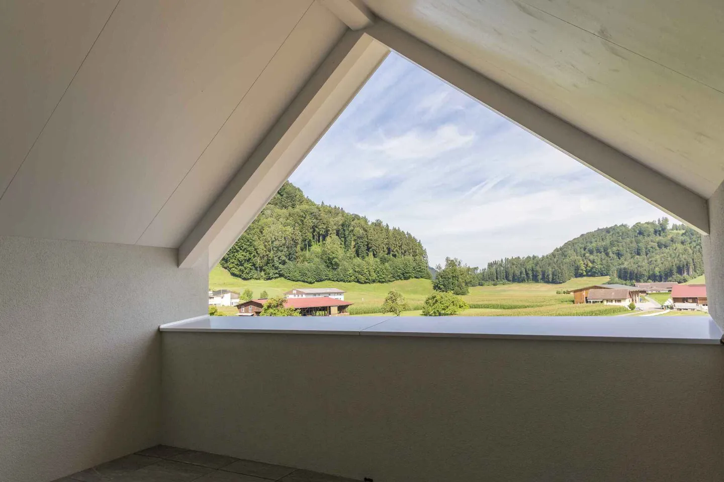 Modern Penthouse: Your Retreat in Rural Surroundings - Photo 4 of 10
