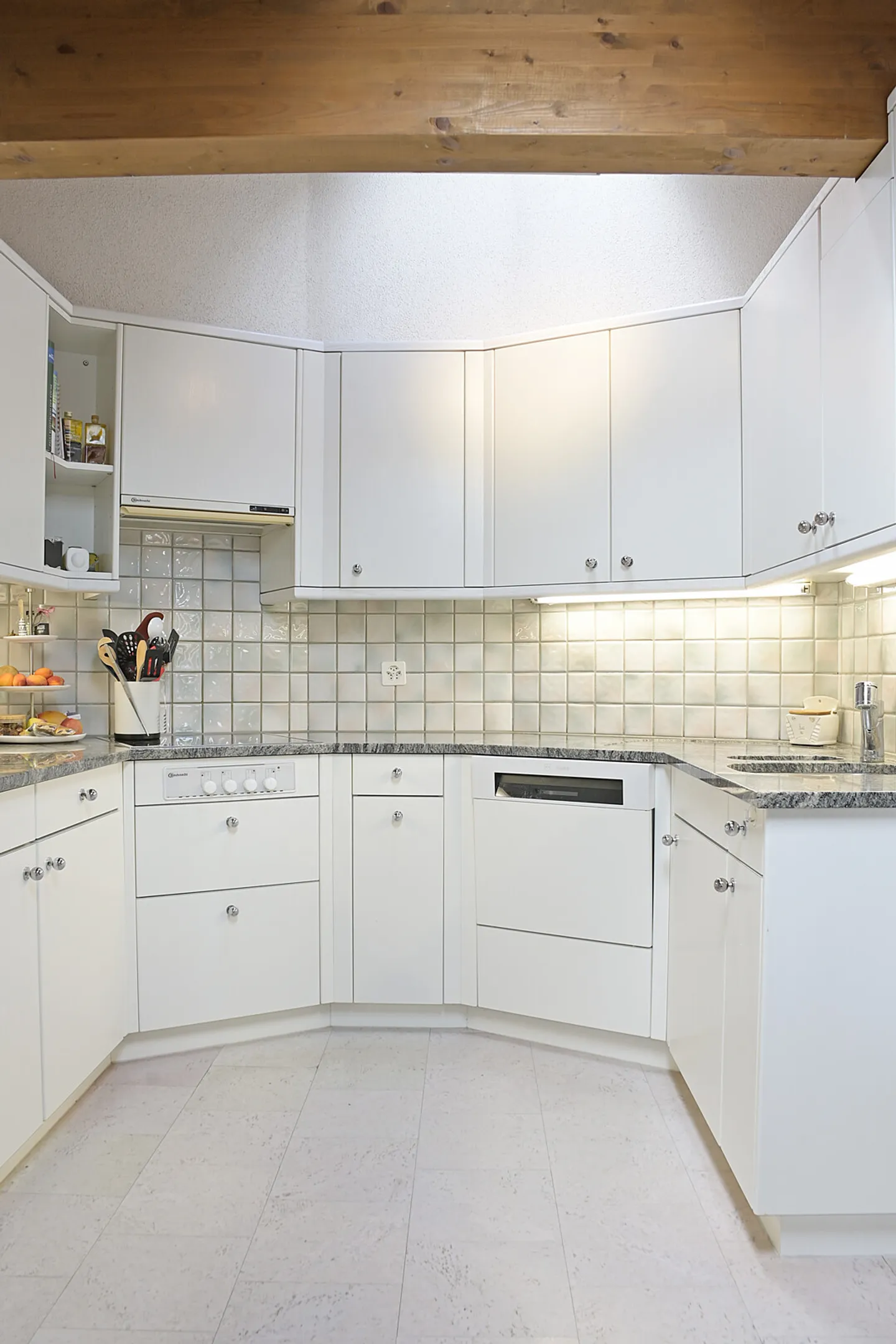 Stilvolle Dachwohnung mit grosszügigen 195 m² - Foto 8 von 9