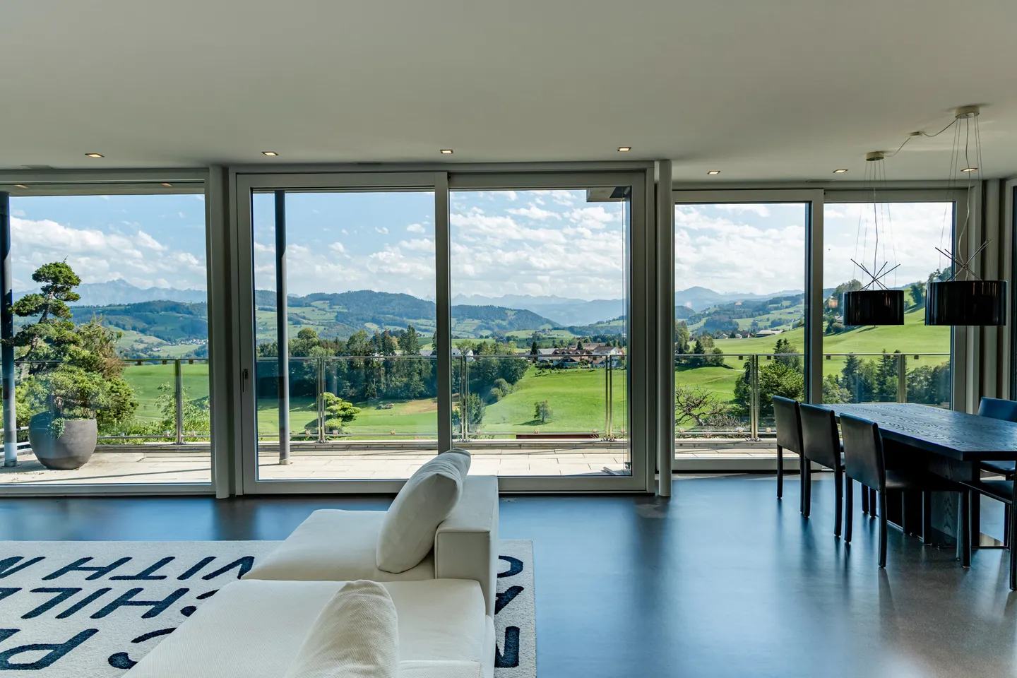 Exklusive Villa mit japanischem Garten & Weitblick - Photo 3 of 13