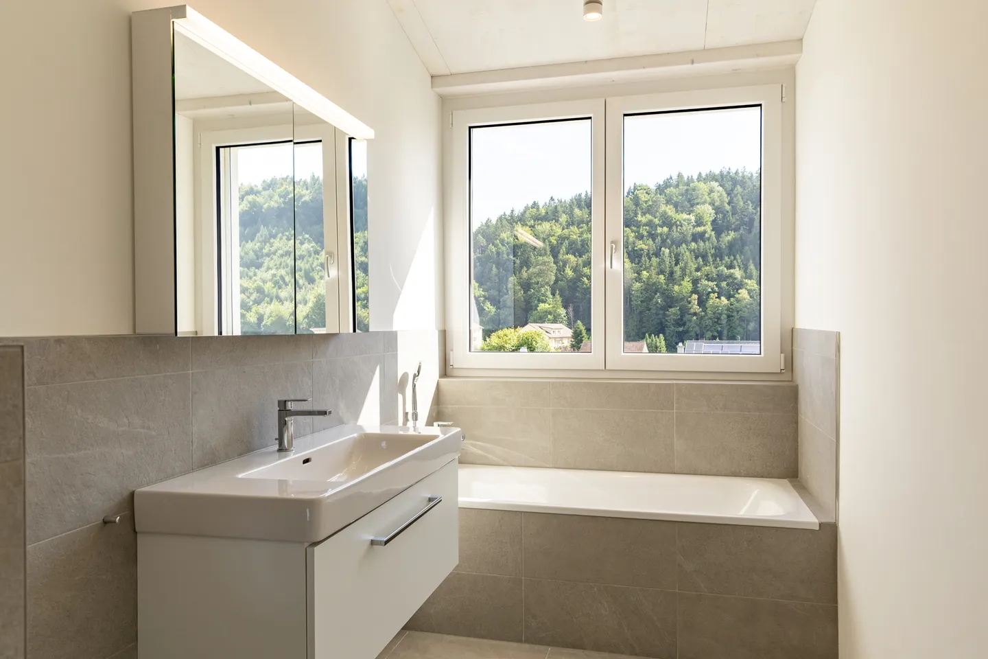 Modern Penthouse: Your Retreat in Rural Surroundings - Photo 7 of 10