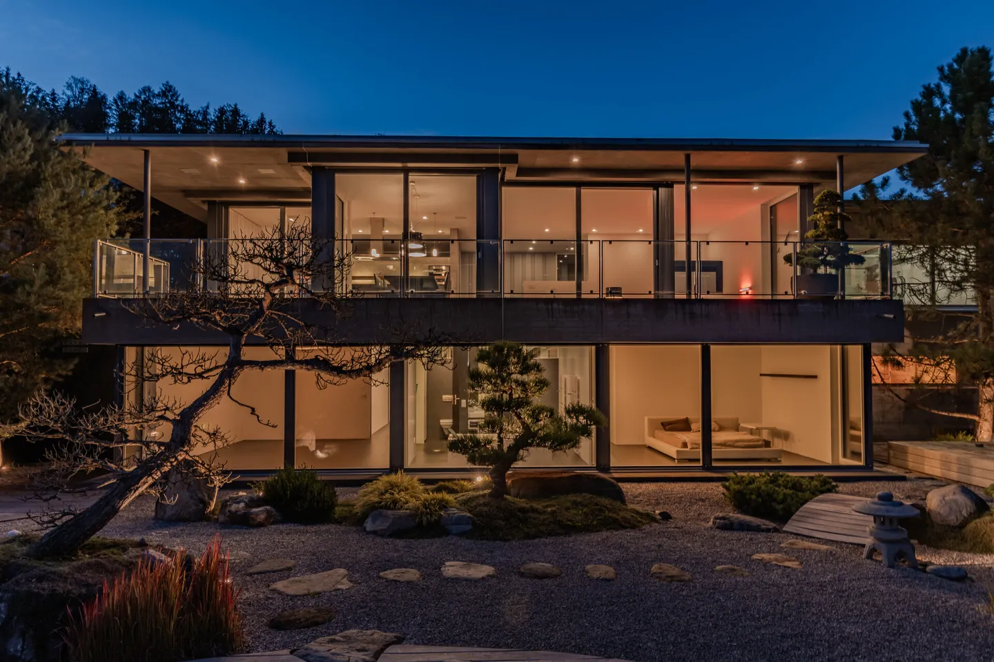 Exklusive Villa mit japanischem Garten & Weitblick - Photo 1 of 13