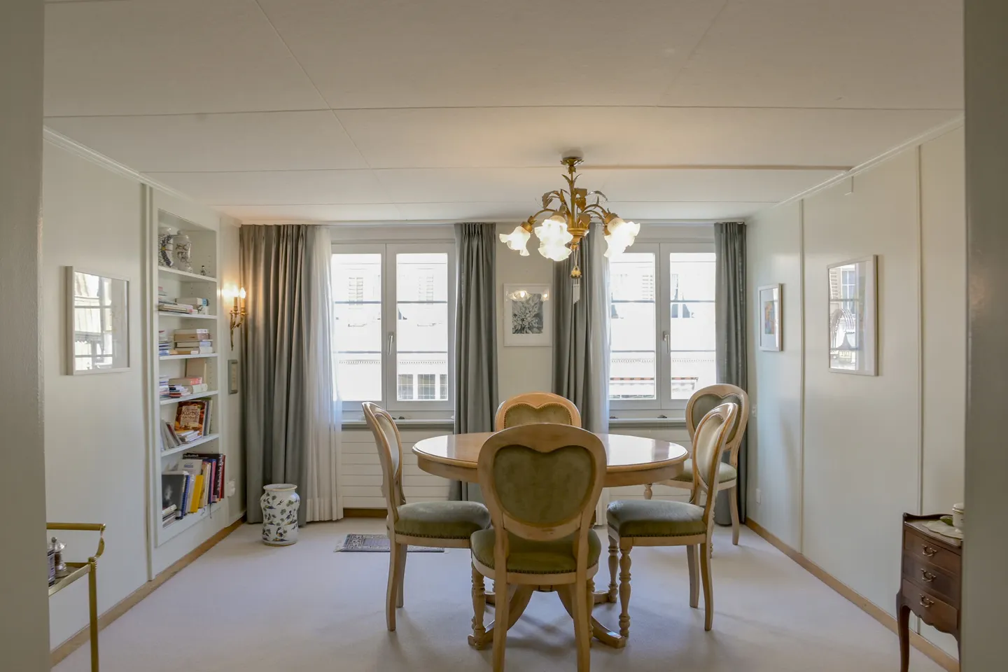 Living & Working in a Central Location - Versatile Residential and Commercial Property - Photo 5 of 8