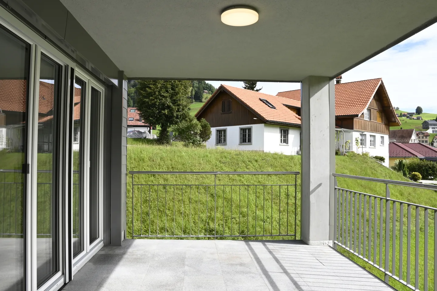 Stylish Maisonette Apartment with a View of Nature - Photo 3 of 9