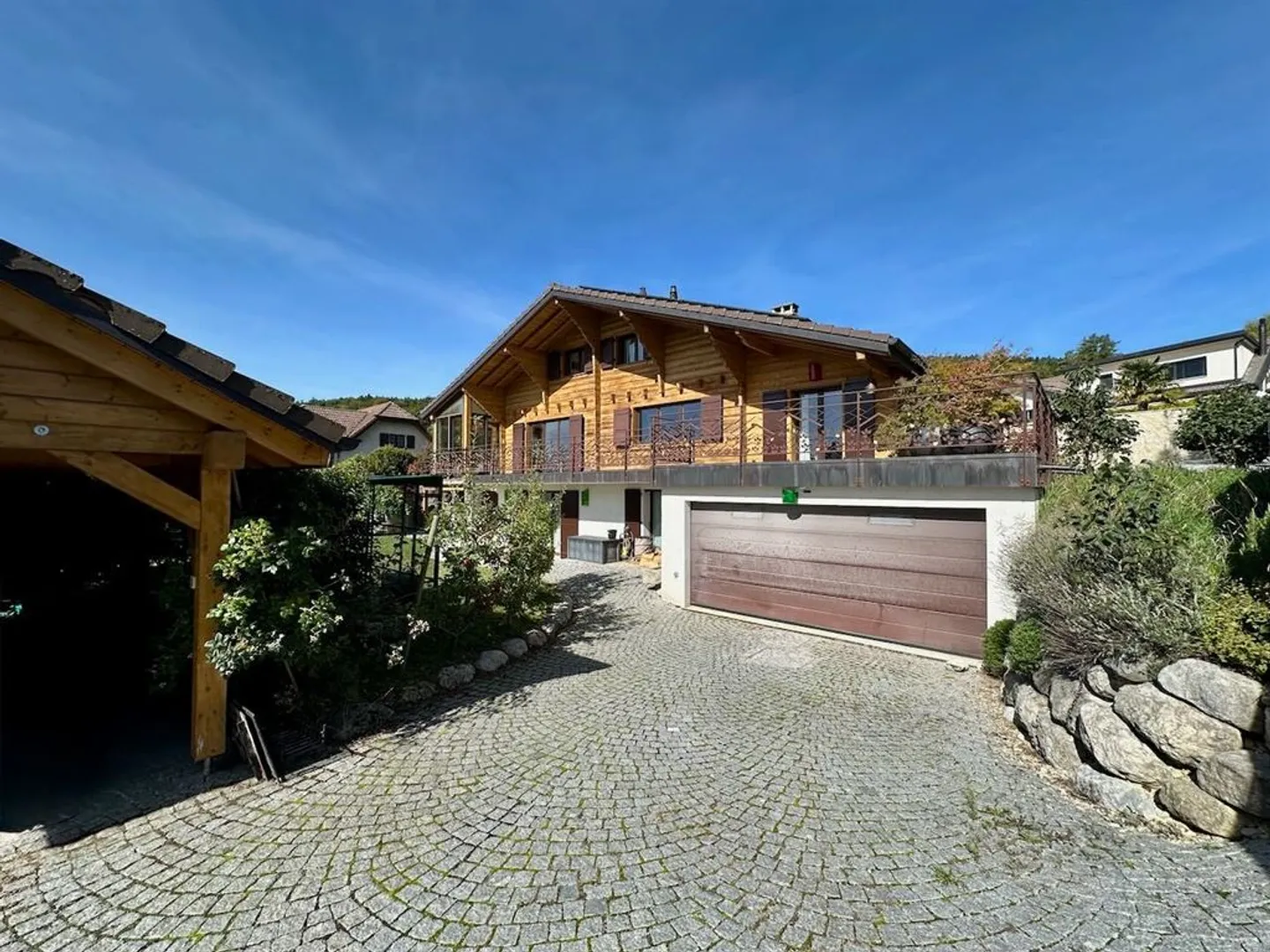 Spazioso chalet ristrutturato ad Arzier, vicino al centro e ai servizi - Foto 9 di 13