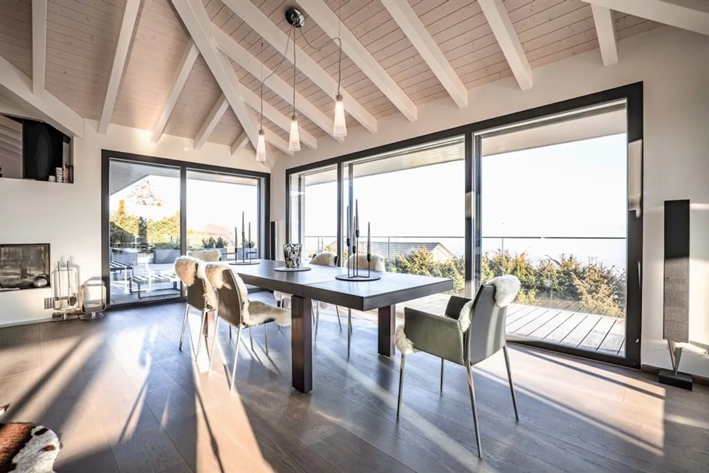 Wunderschöne Villa mit Panoramablick auf den See und die Alpen - Foto 9 von 13