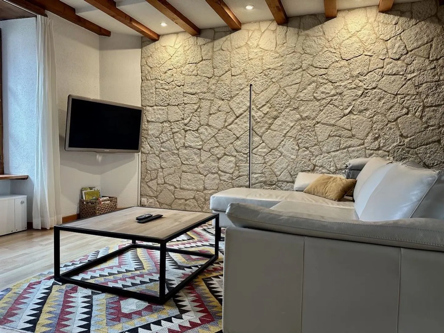 Charming village house in the heart of Begnins - Photo 1 of 10