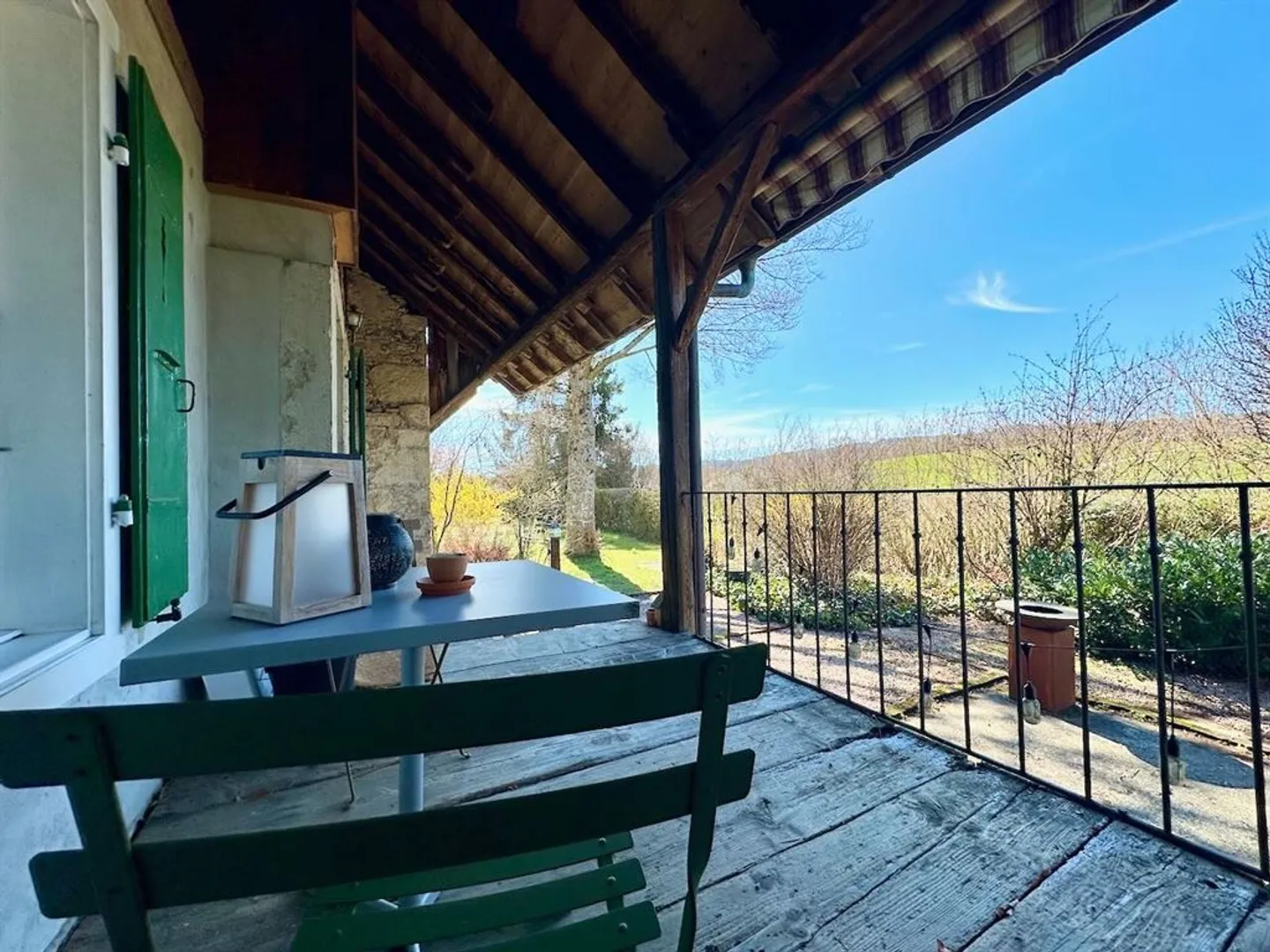 Character renovated farm with 2,900 m² of land and great potential - Photo 6 of 13