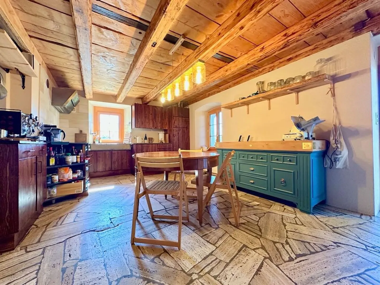 Character renovated farm with 2,900 m² of land and great potential - Photo 4 of 13