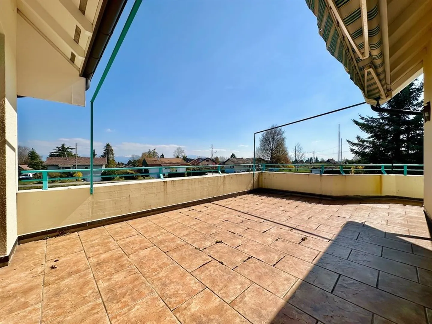 Villa indipendente luminosa con appartamento indipendente - Foto 6 di 9