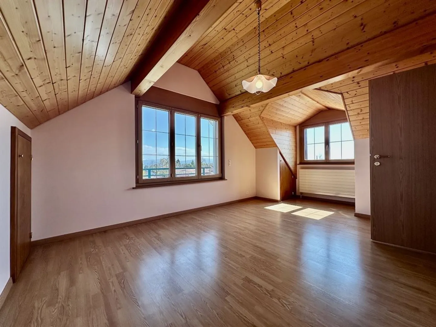 Villa indipendente luminosa con appartamento indipendente - Foto 8 di 9