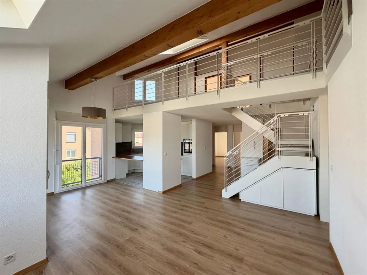 Grand duplex attico con 5 camere da letto - Foto 3 di 11