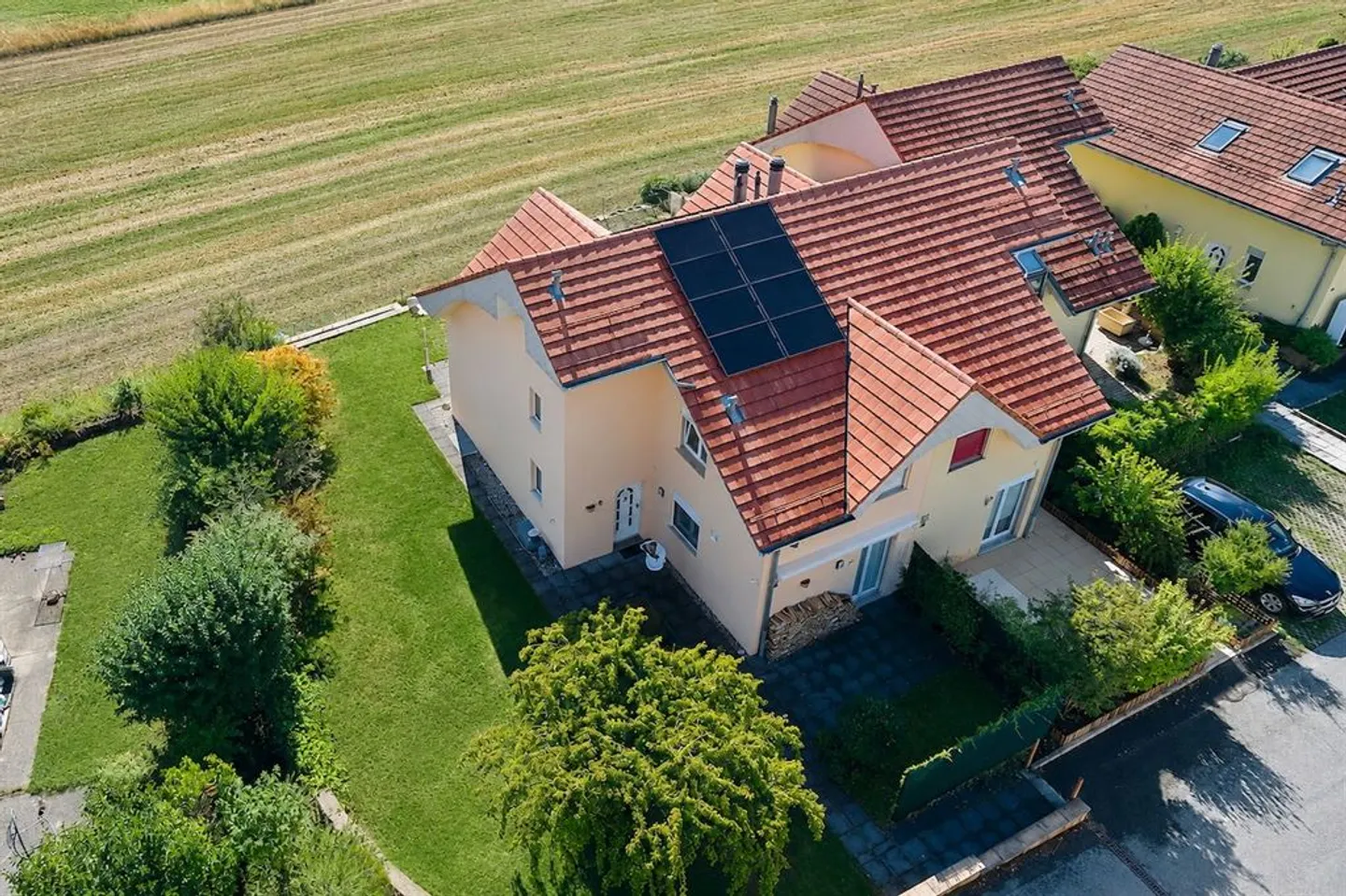 Stunning renovated villa with panoramic views of the Alps - Photo 12 of 12