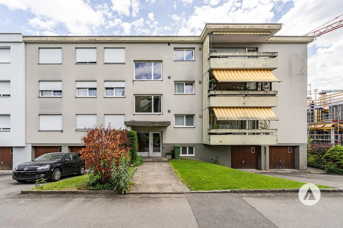 Immeuble multifamilial entièrement loué avec potentiel de développement - Photo 3 sur 13