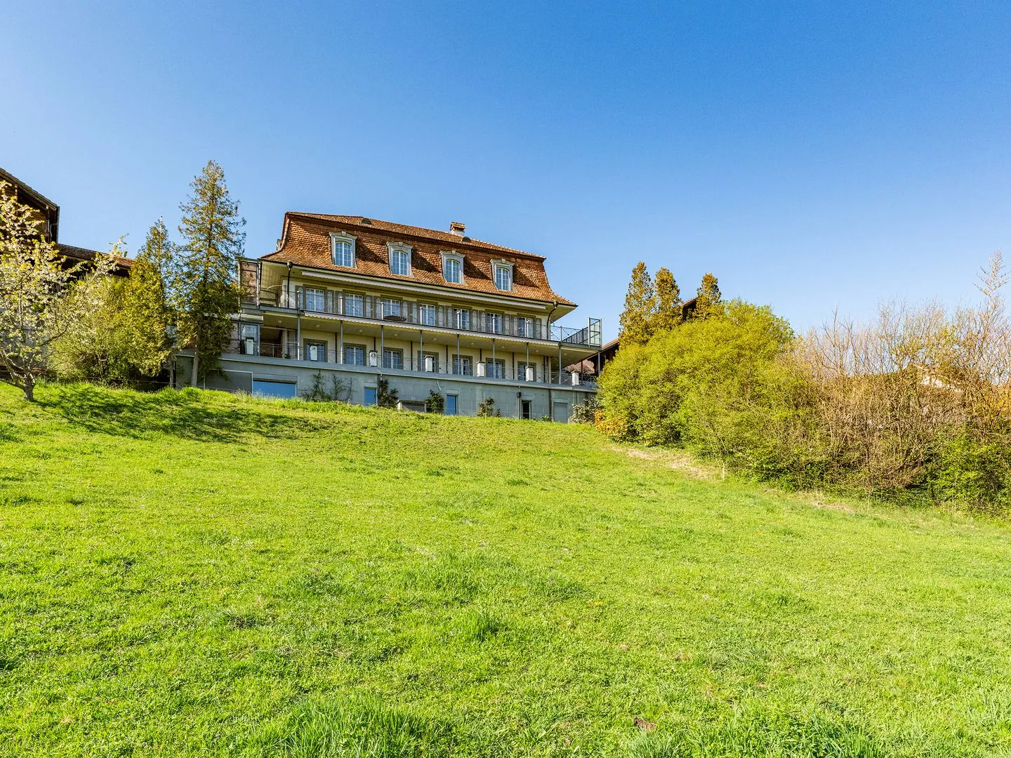 Königlich leben: Landhausvilla mit Bauparzelle - Foto 1 di 13