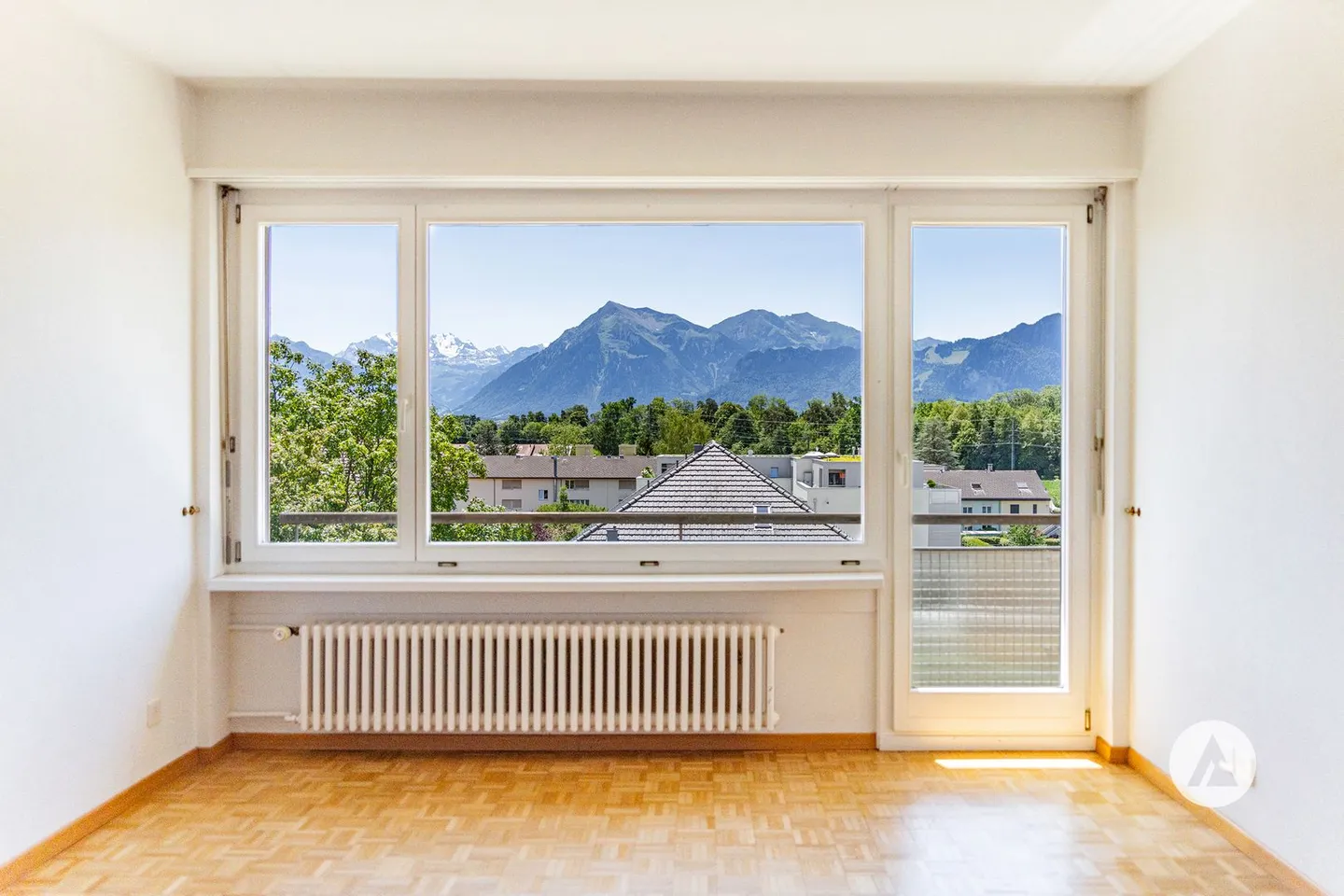 Charmante Wohnung mit Grosser Aussicht - Foto 1 von 13