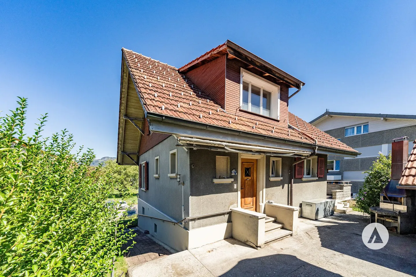 Single-family house with numerous (re)development possibilities - Photo 5 of 13