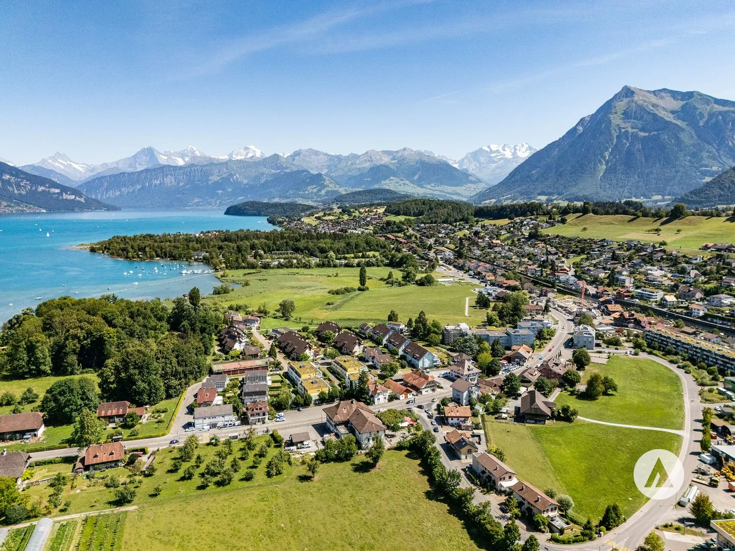 Vivere a contatto con la natura alle porte della città di Thun - Foto 2 di 13