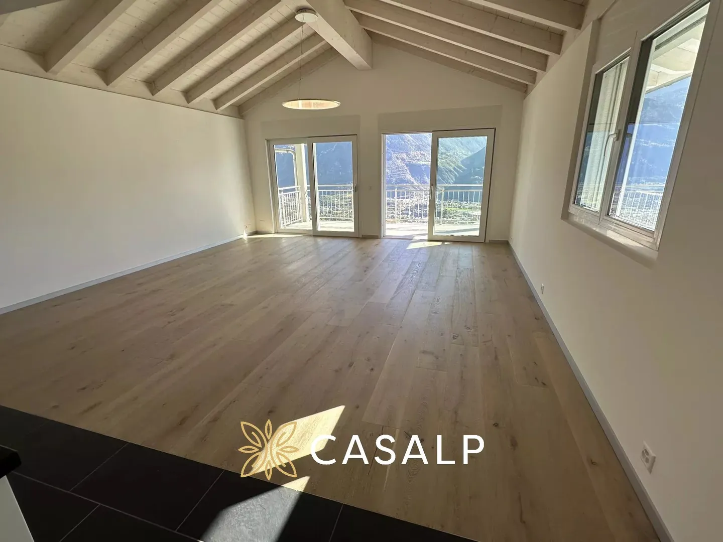 Splendido attico di lusso con 4,5 stanze - Foto 4 di 13