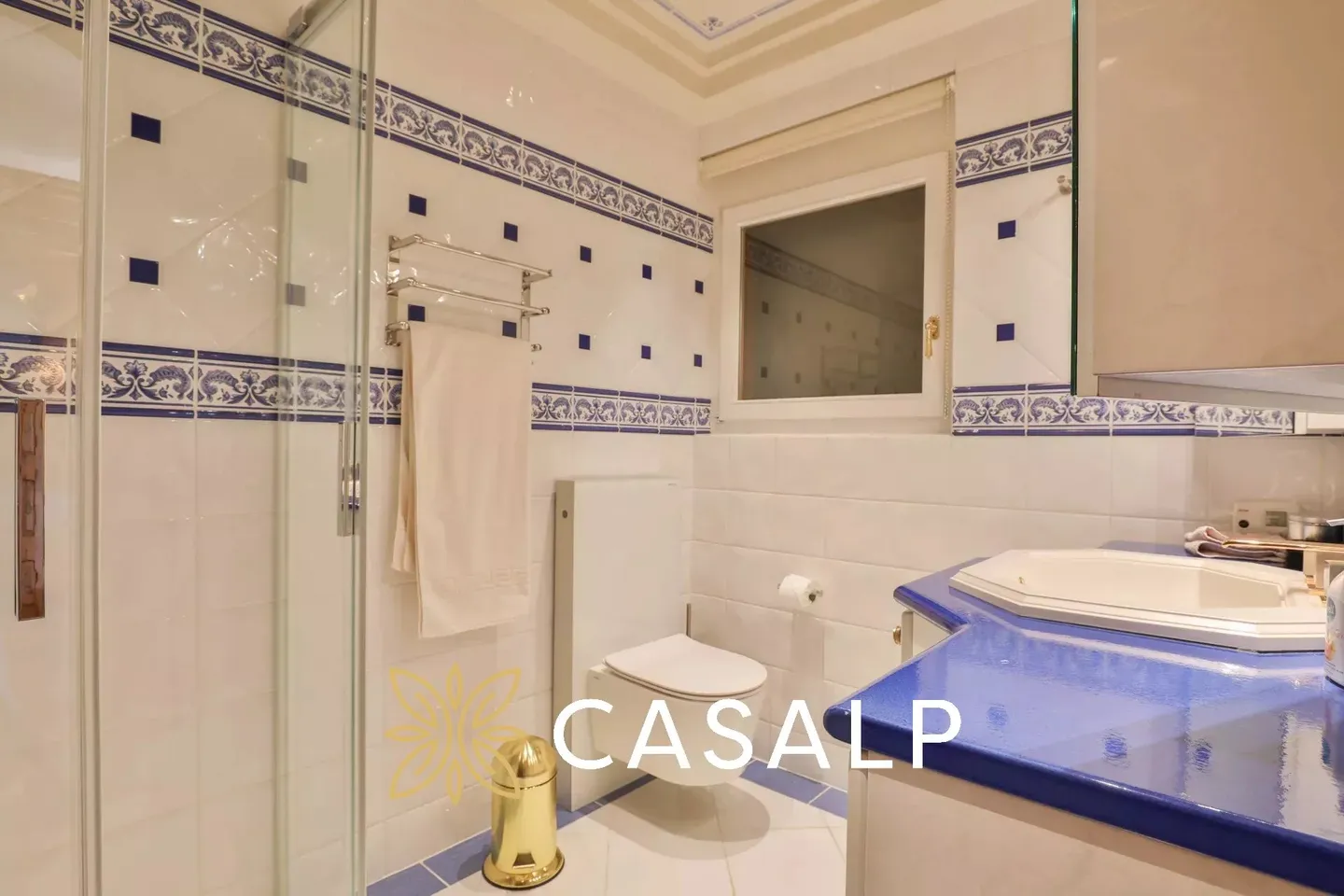 Luxurious 6.5-room apartment - Photo 12 of 13