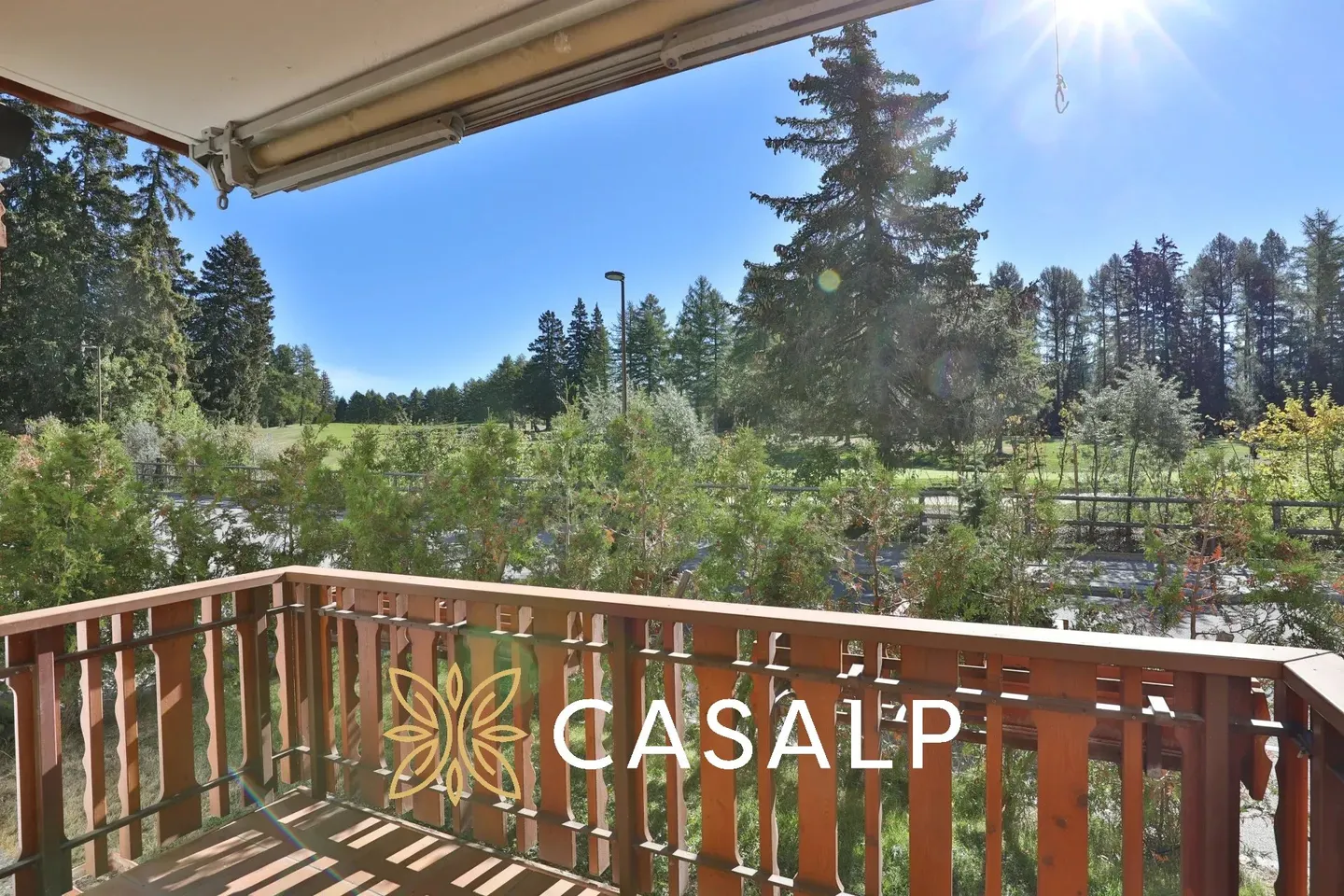 Bright 3.5-room apartment in Crans near the golf course - Photo 2 of 13