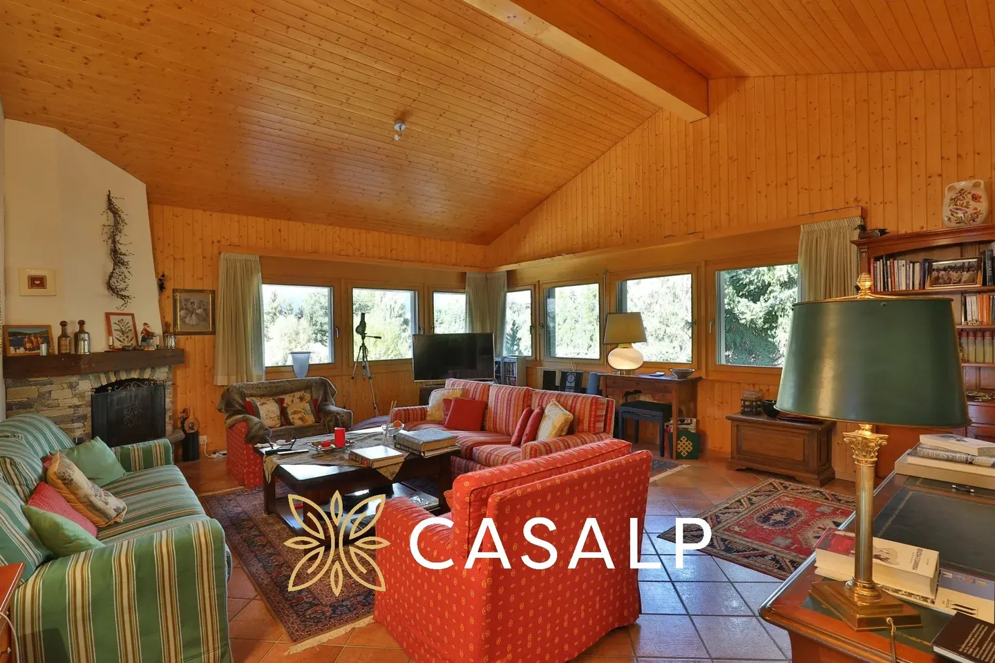 Magnificent chalet with landscaped garden in Crans - Photo 4 of 13