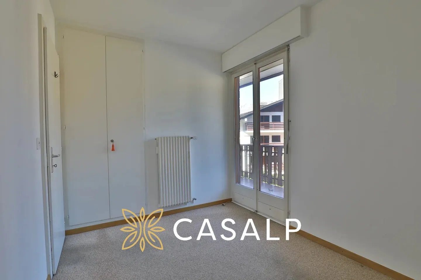 Bright 3.5-room apartment in Crans near the golf course - Photo 3 of 13