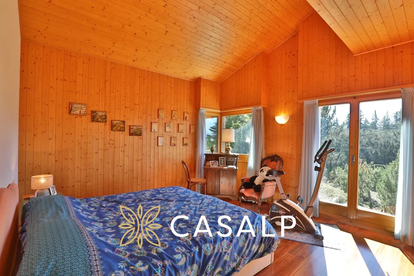 Magnificent chalet with landscaped garden in Crans - Photo 10 of 13