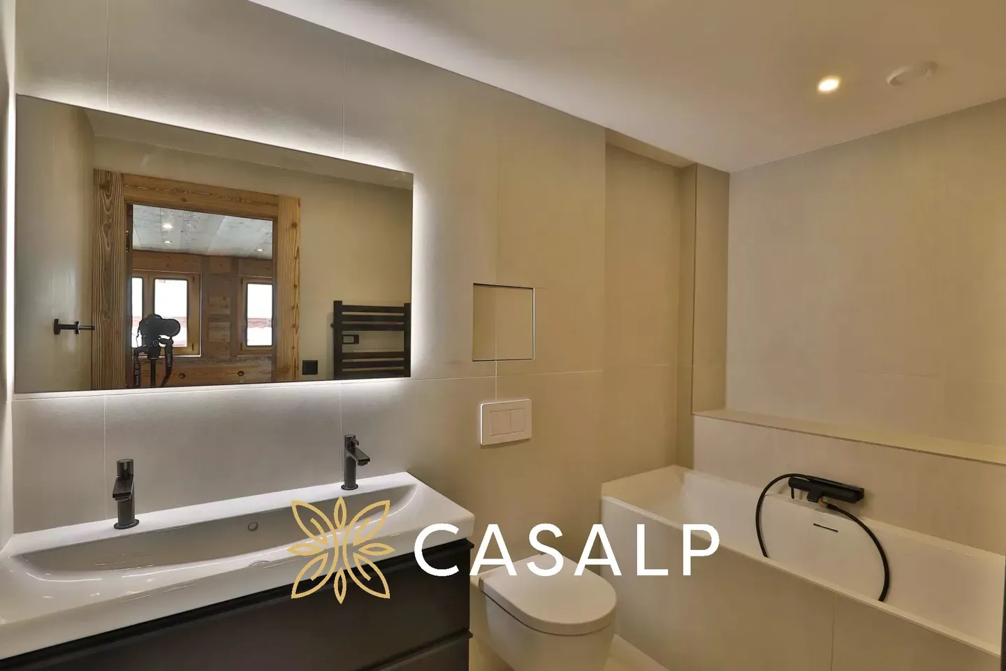 Magnifique appartement de 4.5 pièces en PPE rénové au centre de Crans - Foto 3 von 13