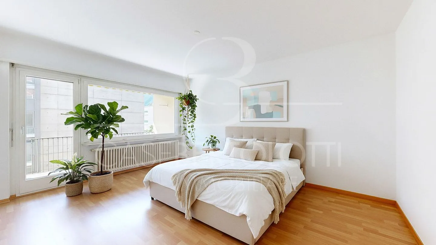 Light-filled home with plenty of space and Mediterranean flair - Photo 3 of 6