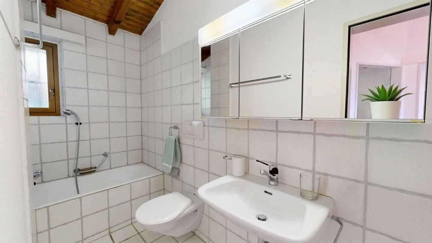 Ein Haus, das Ihr Herz berührt - mediterranes Wohnglück in Arcegno - Foto 9 von 13