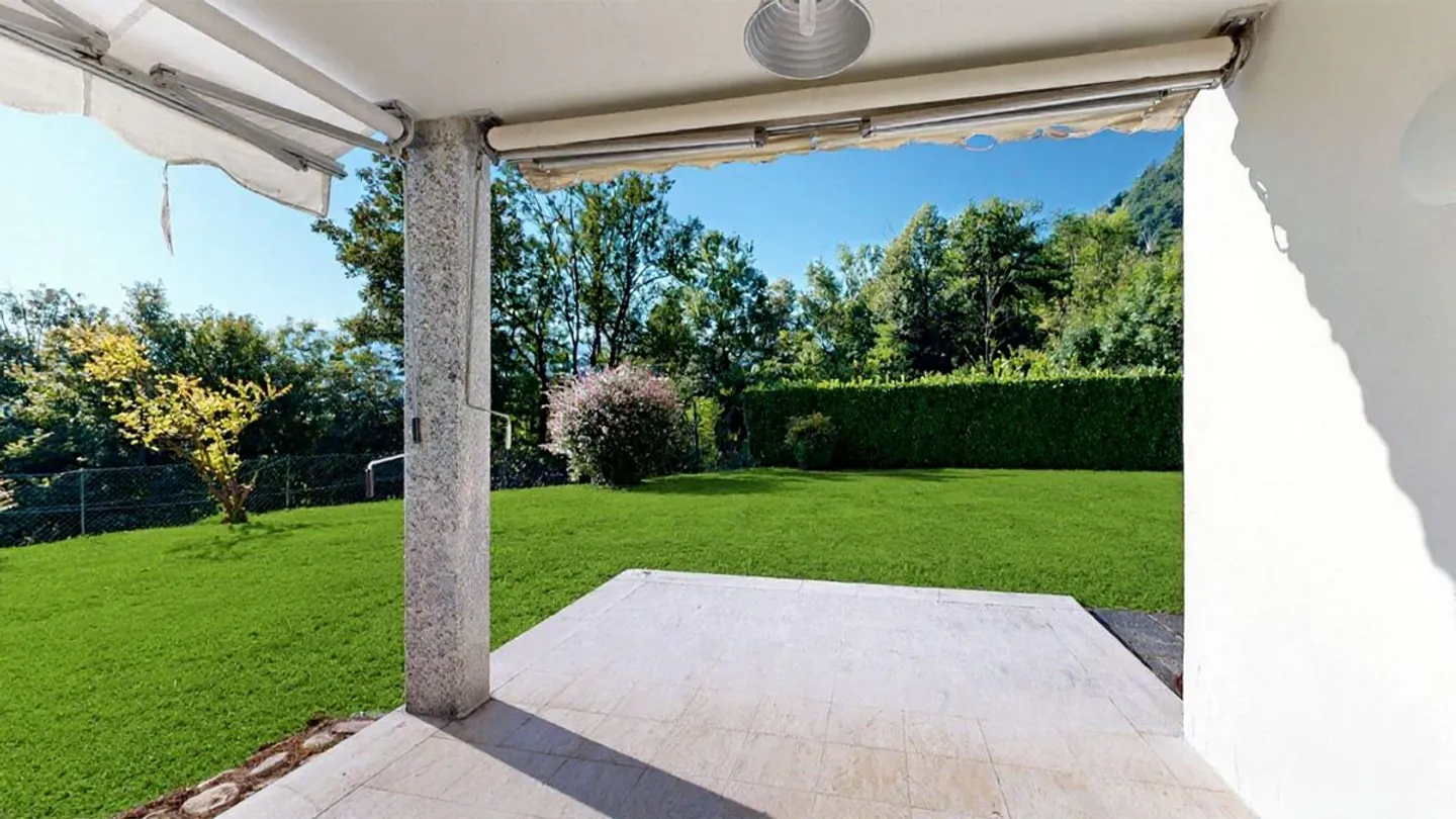 Ein Haus, das Ihr Herz berührt - mediterranes Wohnglück in Arcegno - Foto 3 von 13